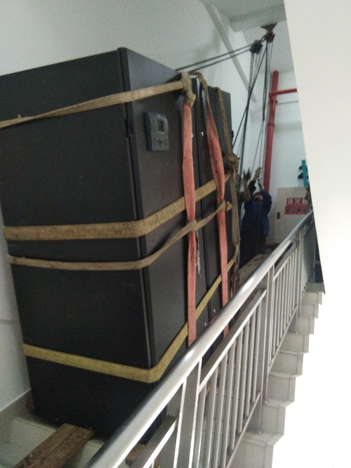 重庆渝北区腾跃楼层空调吊装